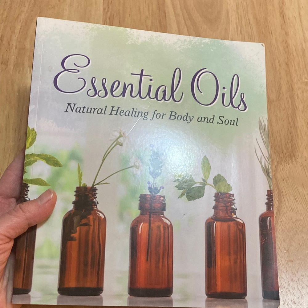Essential Oils Natural Healing Book